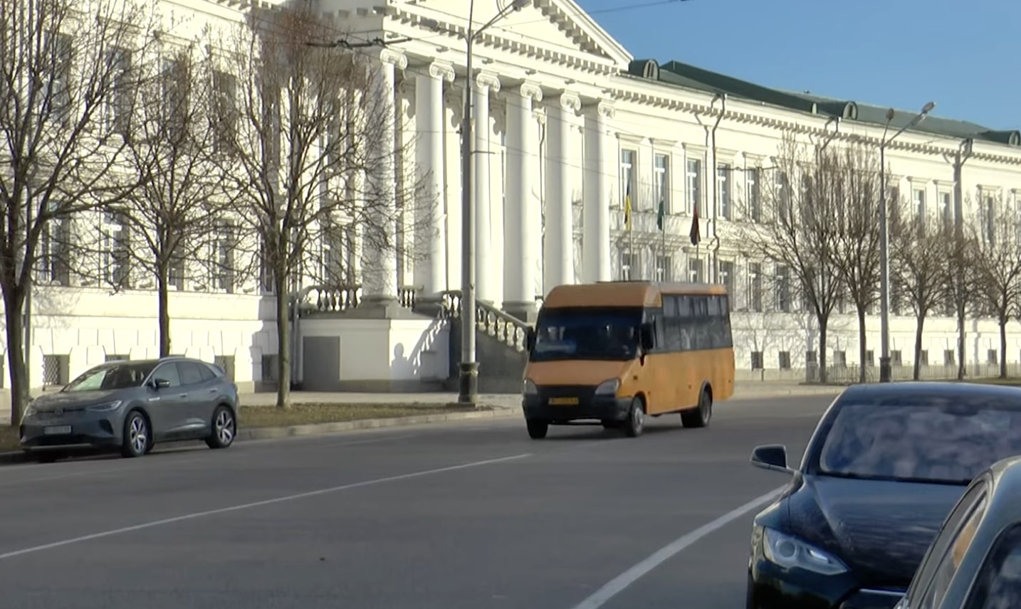 Обмеження руху транспорту в Полтавській області: скільки вони триватимуть