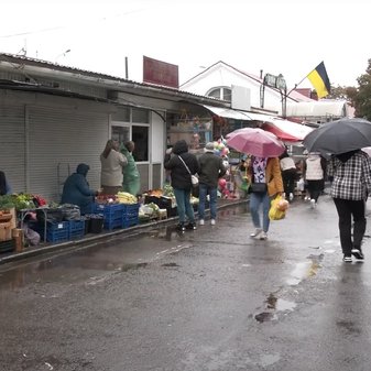 Дефіцит продуктів у Сумській області: морози знищили сади, з чим виникла важка ситуація