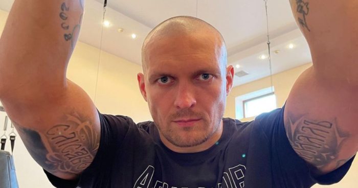 Усик вразив англійців своїм виглядом перед боєм з Джошуа. Фотофакт
